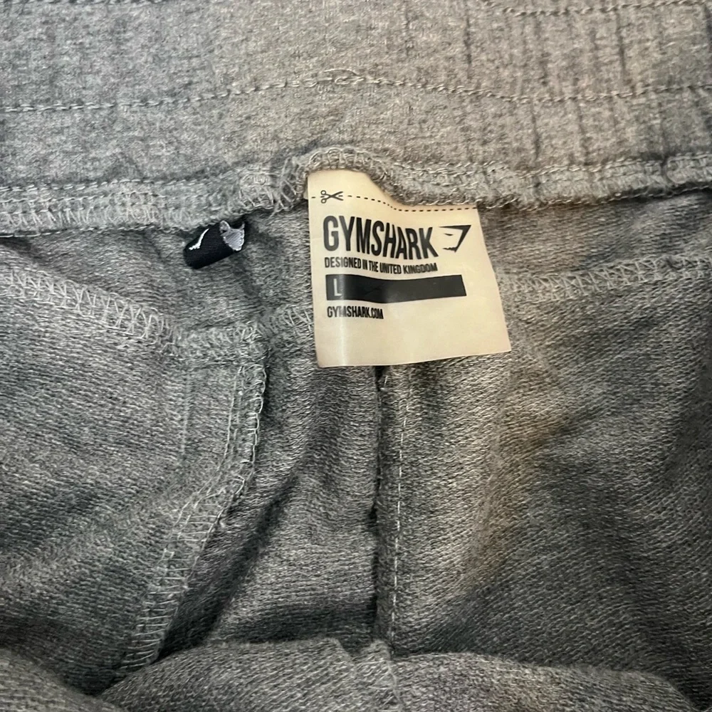 Gymshark Men’s Joggers Gray Tapered Athletic Sweatpants‎ Size L Gym Training